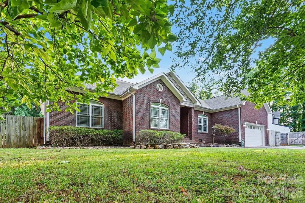 3801 Hayden Drive Charlotte NC 28269