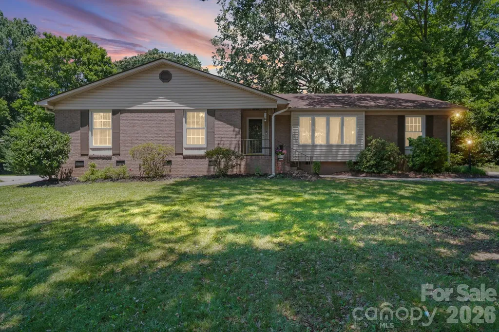 Charlotte NC, 5329 Providence Road