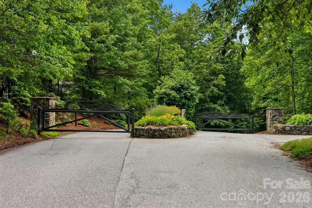 11 Magnolia Branch Drive Zirconia NC 28790