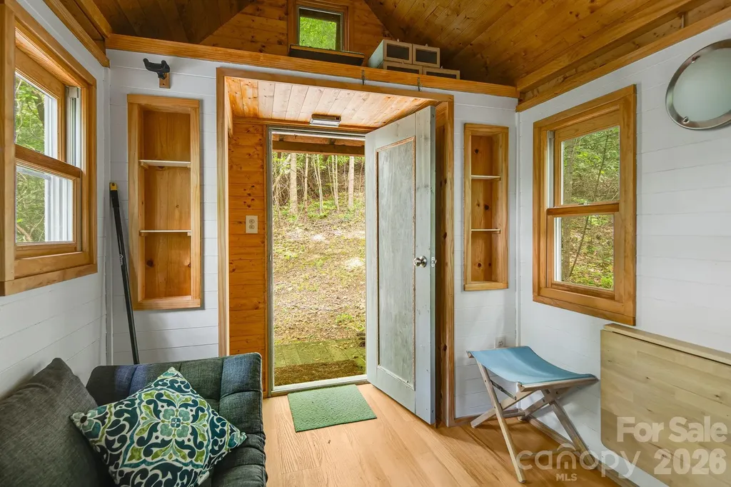 99999 Acorn Drive Marshall NC 28754