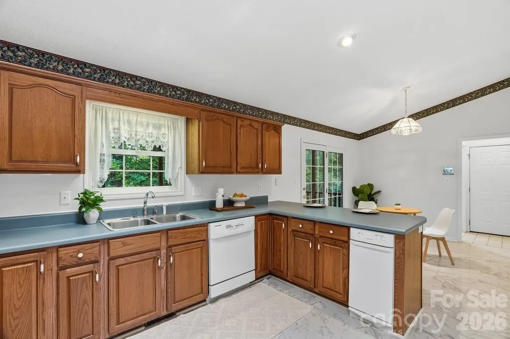 27 Red Maple Drive Weaverville NC 28787