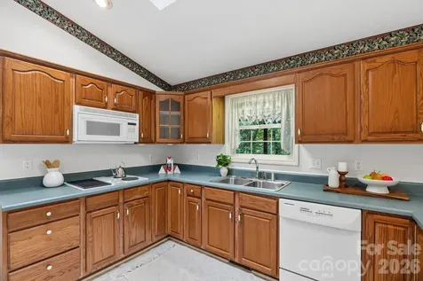 27 Red Maple Drive Weaverville NC 28787