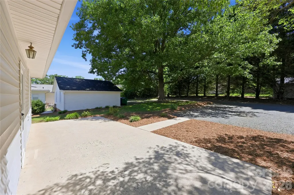 812 N 4th Street Albemarle NC 28001