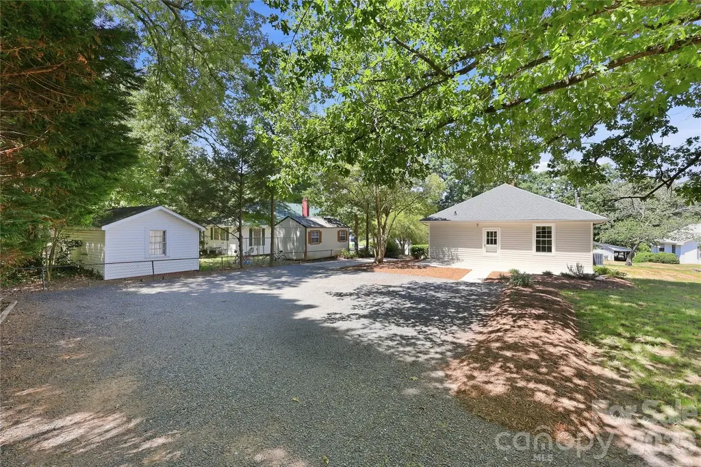 812 N 4th Street Albemarle NC 28001