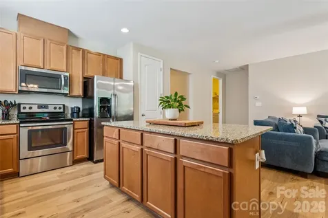 3198 Helmsley Court Concord NC 28027