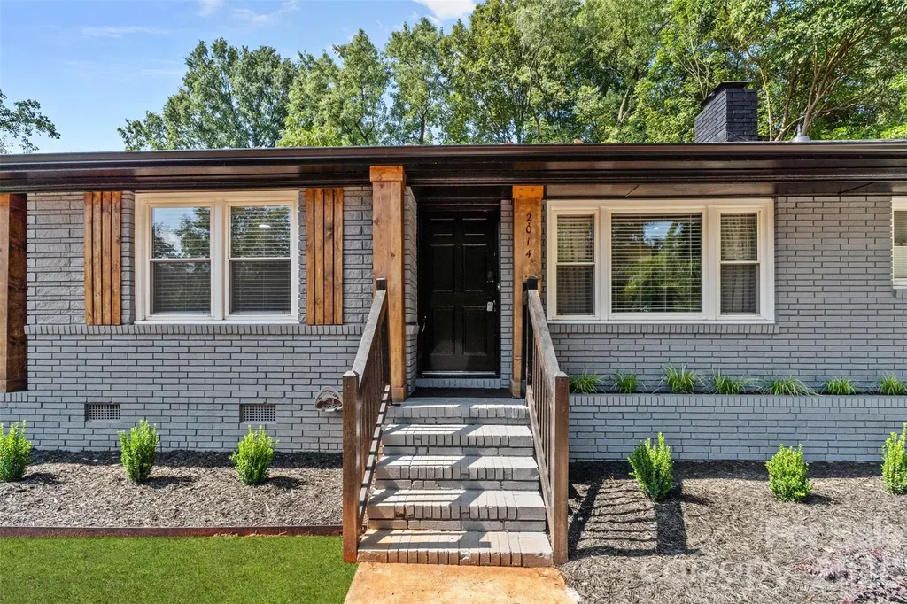 2014 Sandhurst Drive Charlotte NC 28205