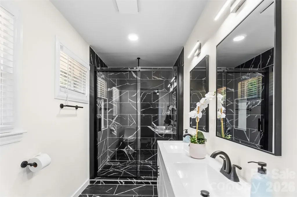 2014 Sandhurst Drive Charlotte NC 28205