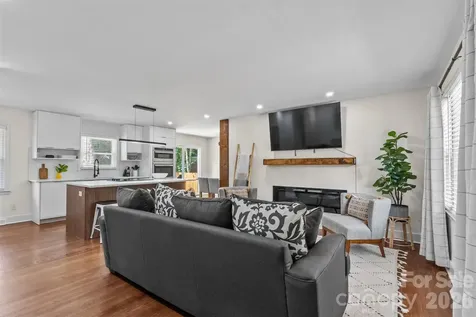 2014 Sandhurst Drive Charlotte NC 28205