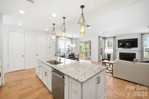 6008 Corbin Woods Court Charlotte NC 28226