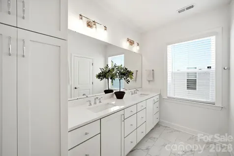 6008 Corbin Woods Court Charlotte NC 28226