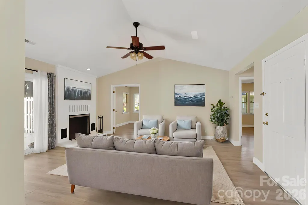 2705 Tiergarten Lane Charlotte NC 28210