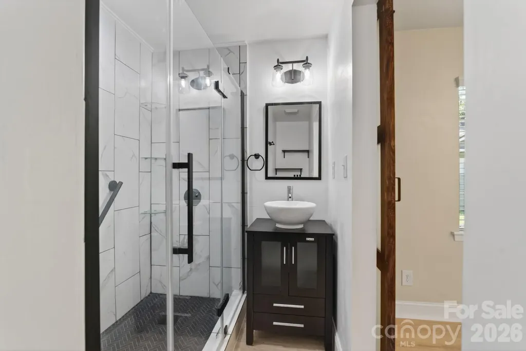 2705 Tiergarten Lane Charlotte NC 28210
