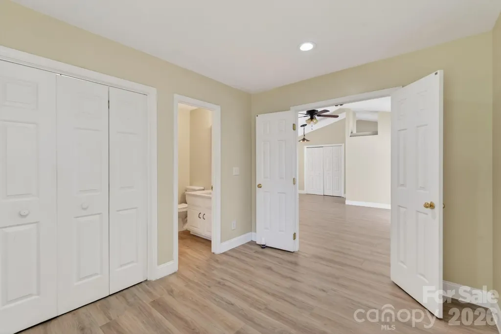 2705 Tiergarten Lane Charlotte NC 28210