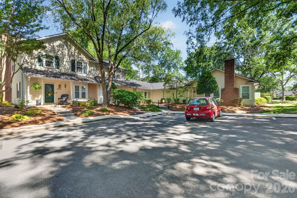 2705 Tiergarten Lane Charlotte NC 28210
