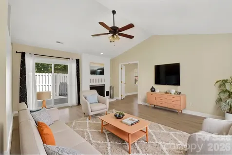 2705 Tiergarten Lane Charlotte NC 28210