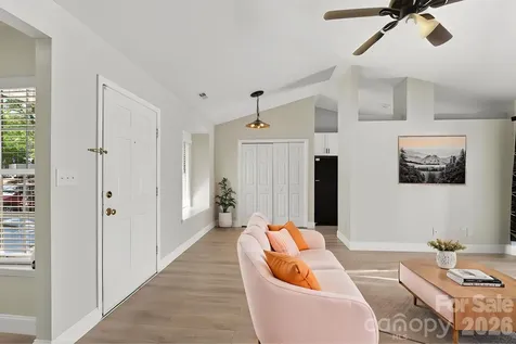 2705 Tiergarten Lane Charlotte NC 28210