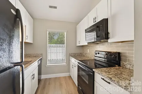 2705 Tiergarten Lane Charlotte NC 28210