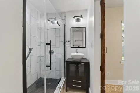2705 Tiergarten Lane Charlotte NC 28210