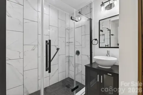 2705 Tiergarten Lane Charlotte NC 28210