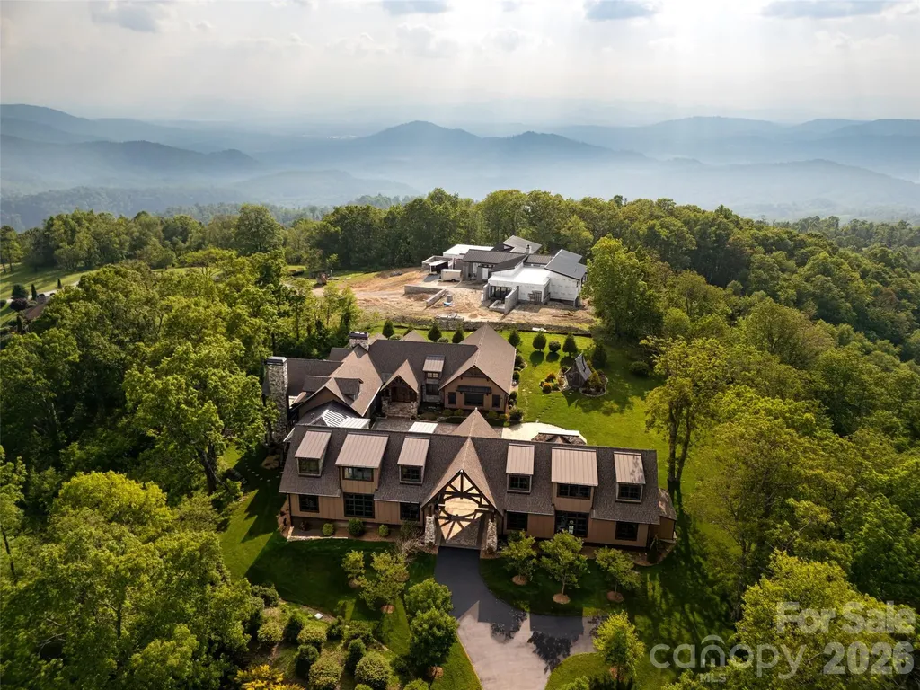 93 N Snow Ridge Drive Hendersonville NC 28792