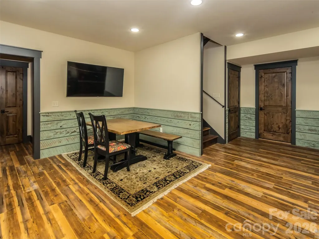 93 N Snow Ridge Drive Hendersonville NC 28792