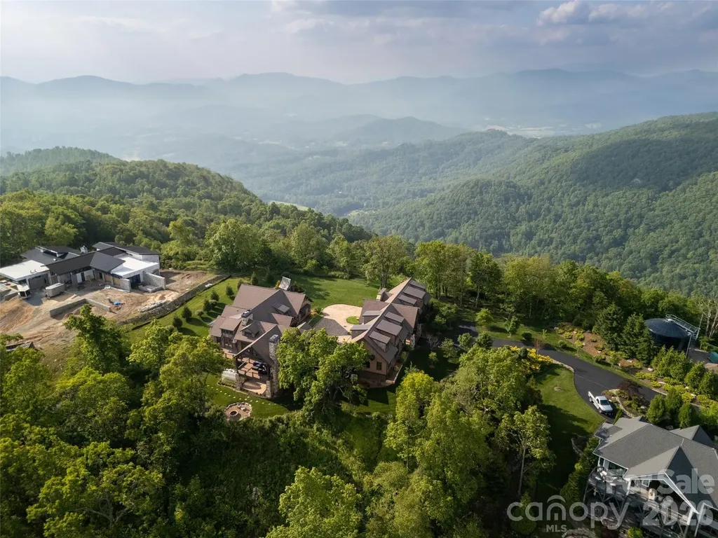 93 N Snow Ridge Drive Hendersonville NC 28792