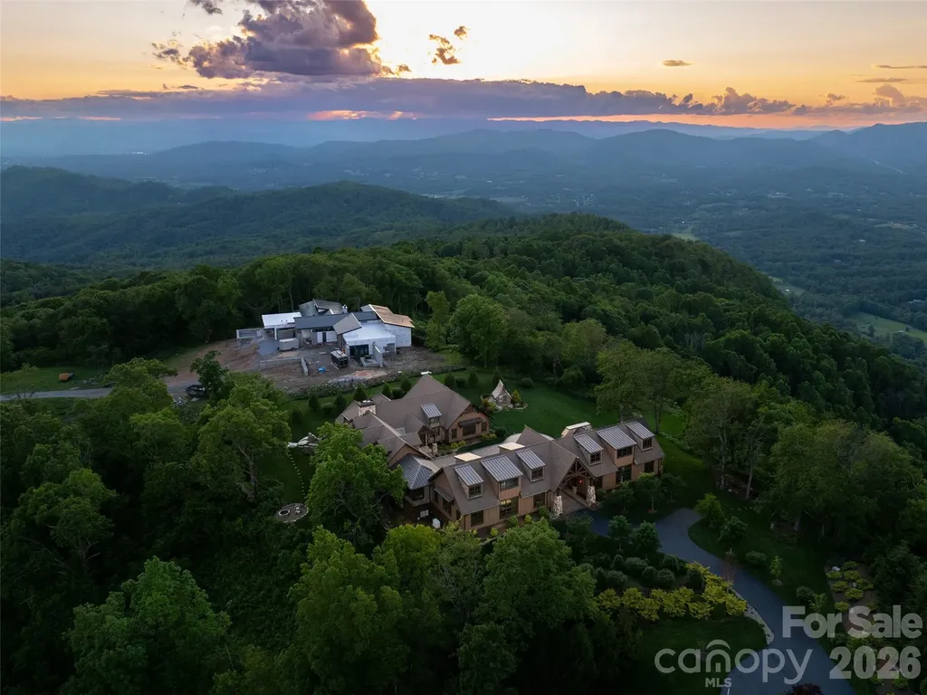 93 N Snow Ridge Drive Hendersonville NC 28792