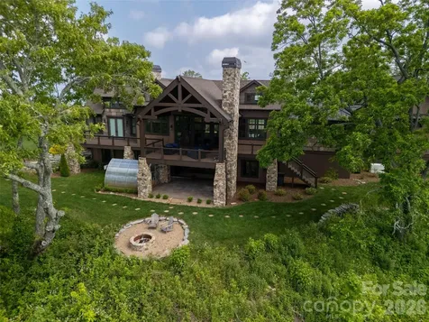 93 N Snow Ridge Drive Hendersonville NC 28792