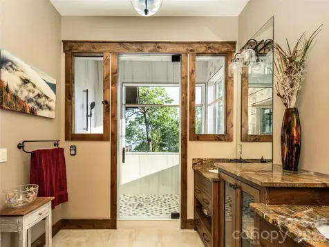 93 N Snow Ridge Drive Hendersonville NC 28792