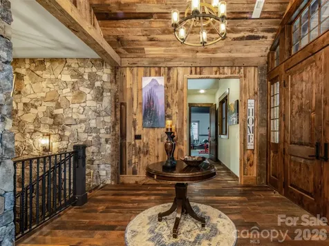 93 N Snow Ridge Drive Hendersonville NC 28792