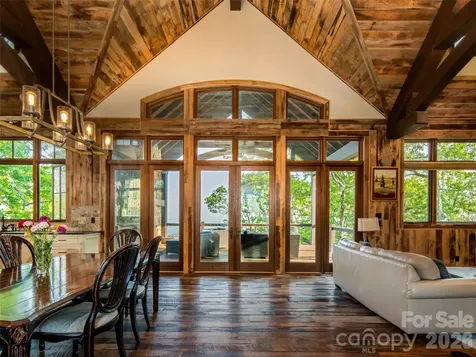 93 N Snow Ridge Drive Hendersonville NC 28792