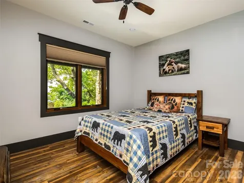 93 N Snow Ridge Drive Hendersonville NC 28792
