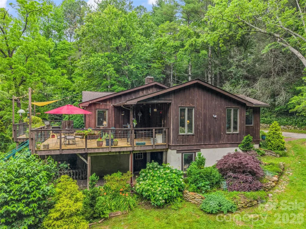 2212 Green River Road Zirconia NC 28790
