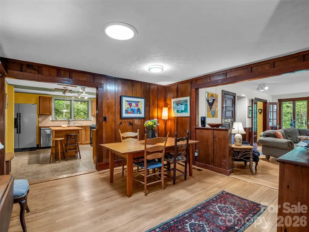 2212 Green River Road Zirconia NC 28790