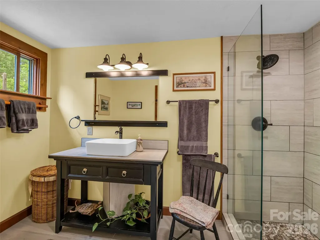 2212 Green River Road Zirconia NC 28790