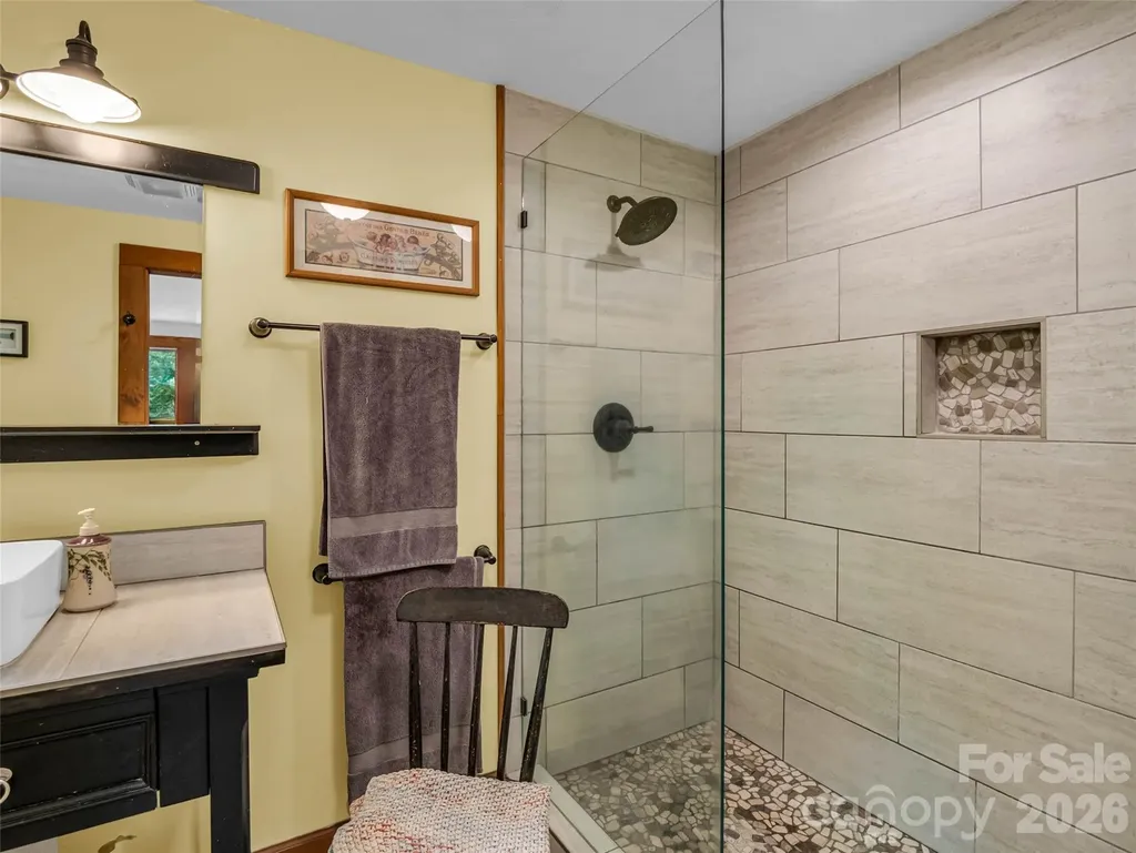 2212 Green River Road Zirconia NC 28790