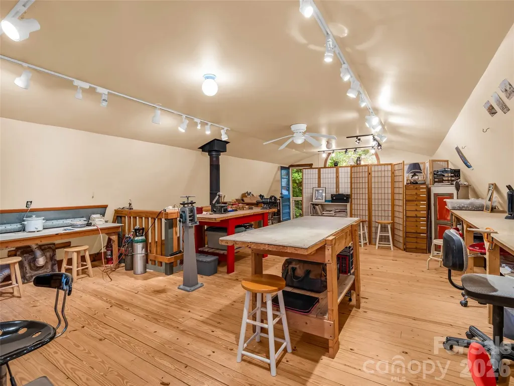 2212 Green River Road Zirconia NC 28790