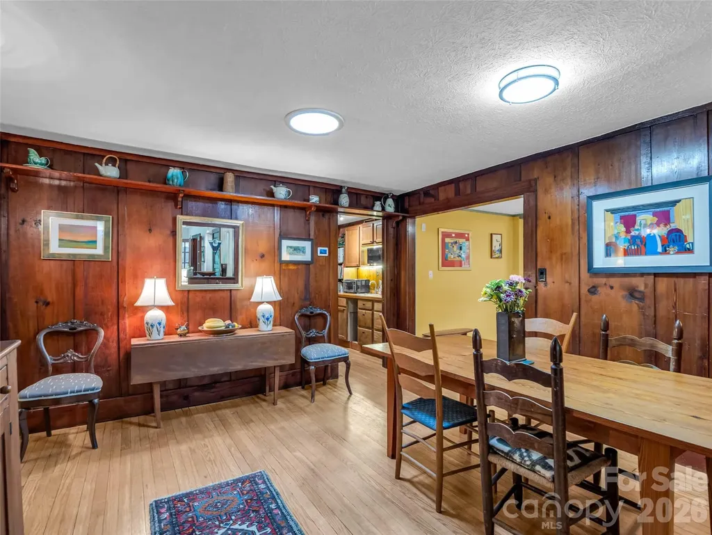 2212 Green River Road Zirconia NC 28790