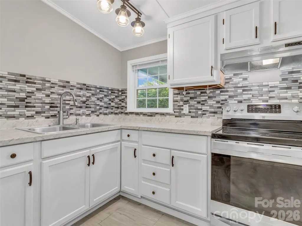 133 Kristey Lane Hendersonville NC 28792