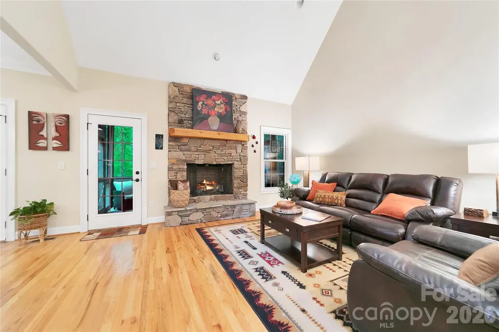 72 Tludatsi Court Brevard NC 28712