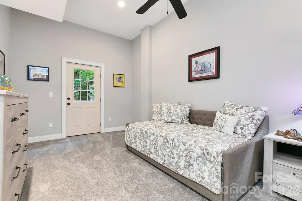 72 Tludatsi Court Brevard NC 28712