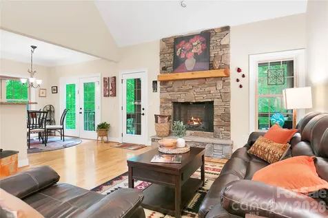 72 Tludatsi Court Brevard NC 28712