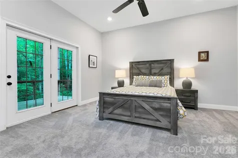 72 Tludatsi Court Brevard NC 28712