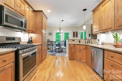 72 Tludatsi Court Brevard NC 28712