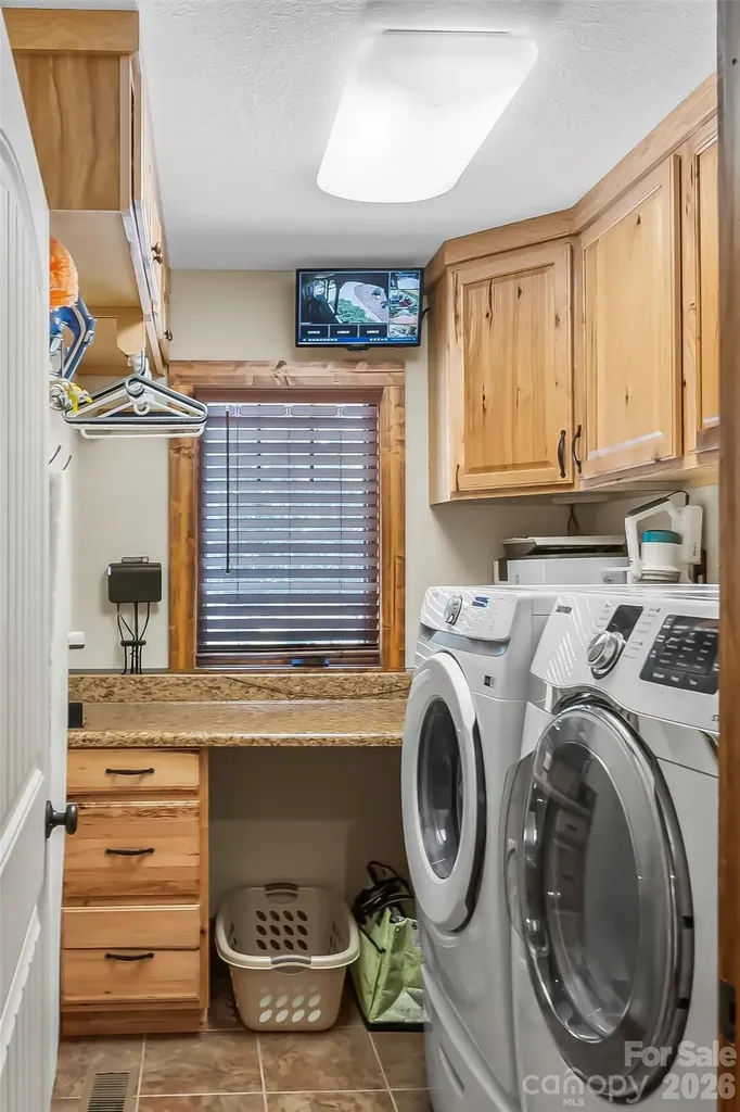 590 Larkhaven Drive Nebo NC 28761