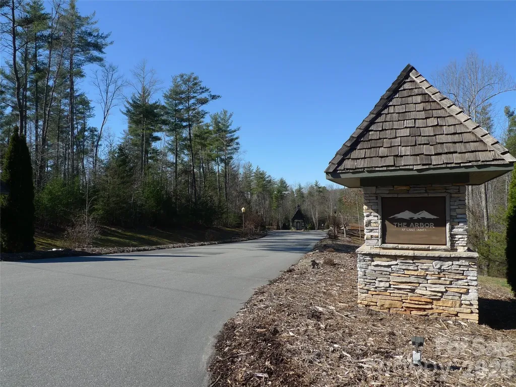 590 Larkhaven Drive Nebo NC 28761