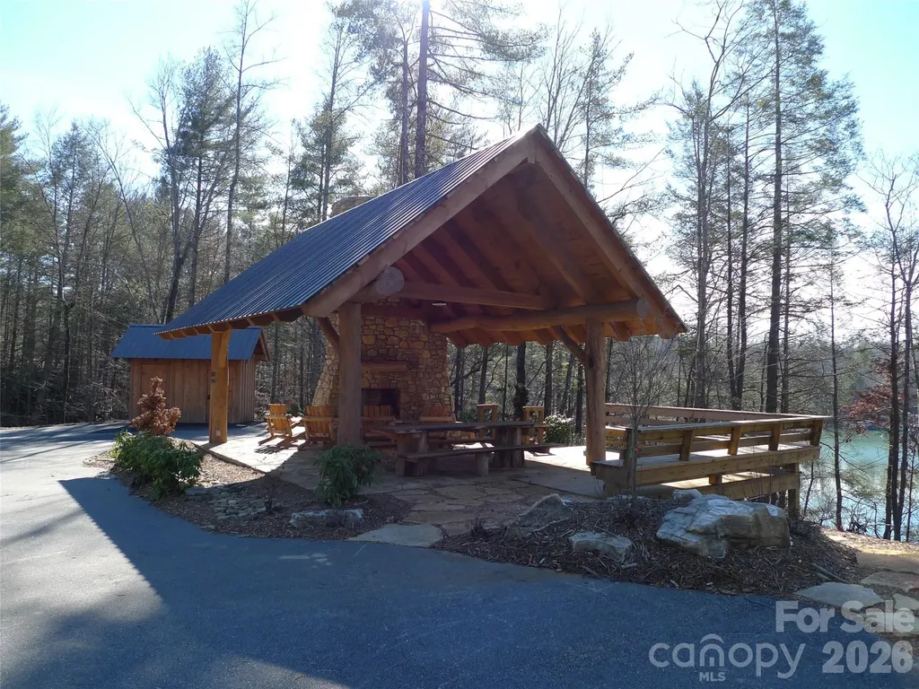 590 Larkhaven Drive Nebo NC 28761