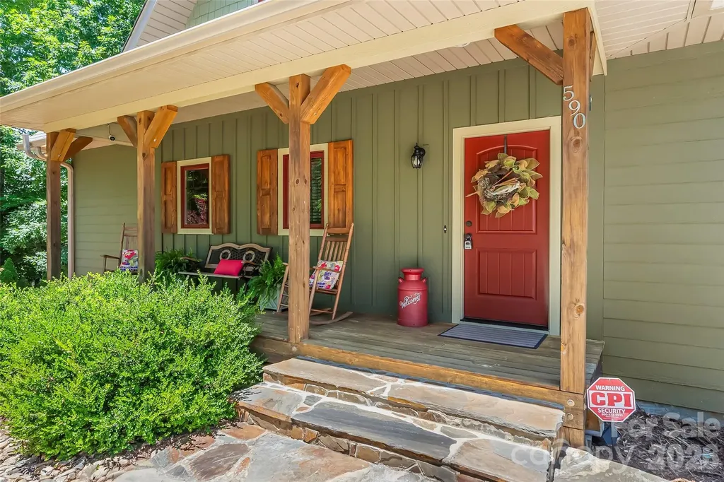 590 Larkhaven Drive Nebo NC 28761