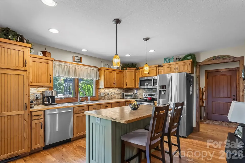 590 Larkhaven Drive Nebo NC 28761