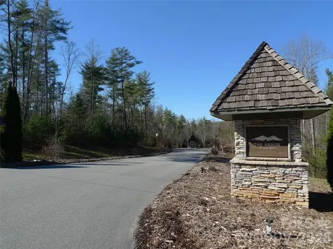 590 Larkhaven Drive Nebo NC 28761